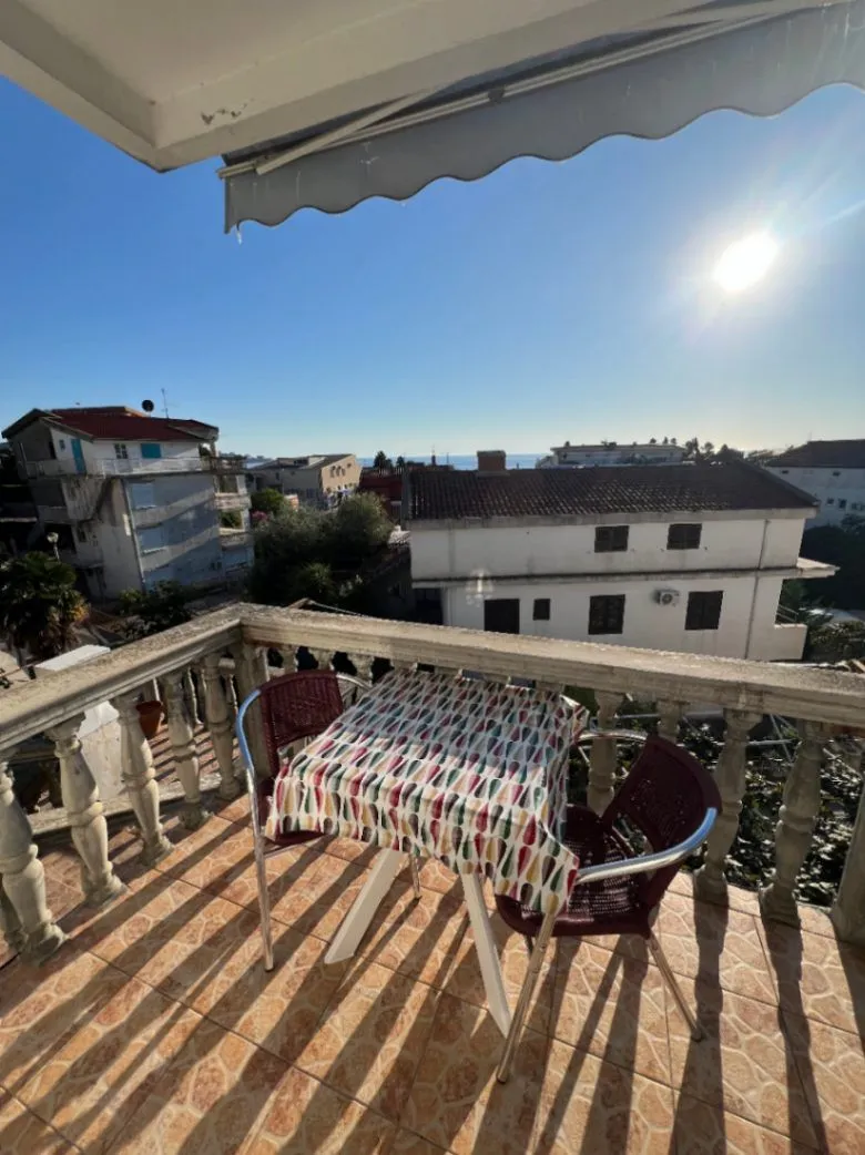 Izdavanje, garsonjera, 30m², Šušanj, Bar