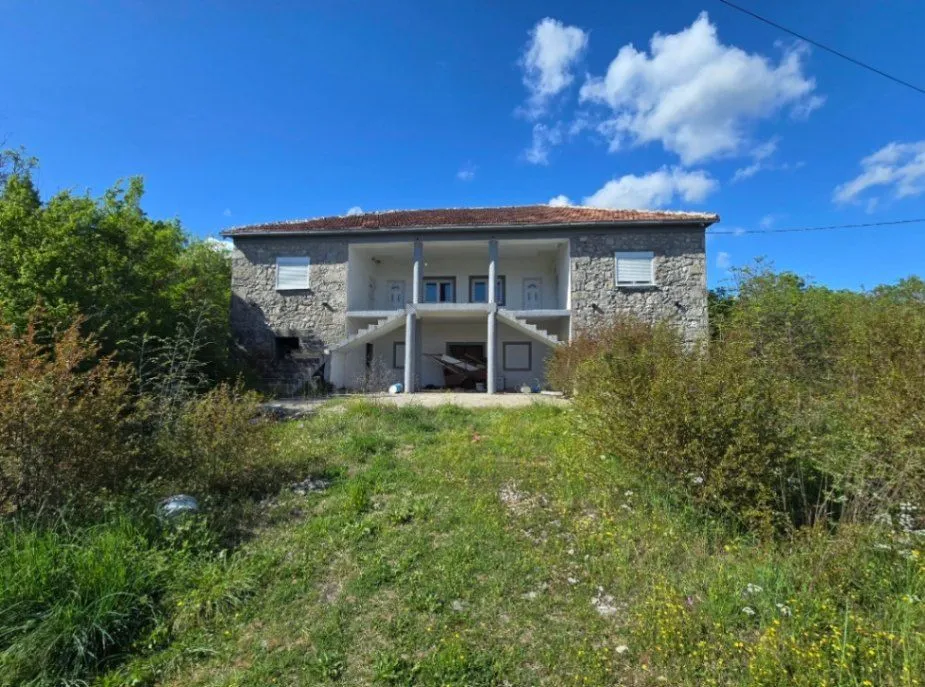 Rent, house, 300m², Ostalo, Podgorica