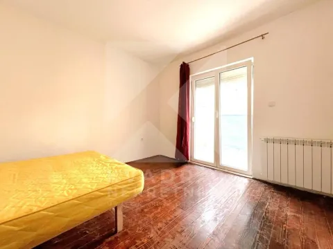 Rent, one bedroom apartment, 50m², Tološka šuma, Podgorica - image 5