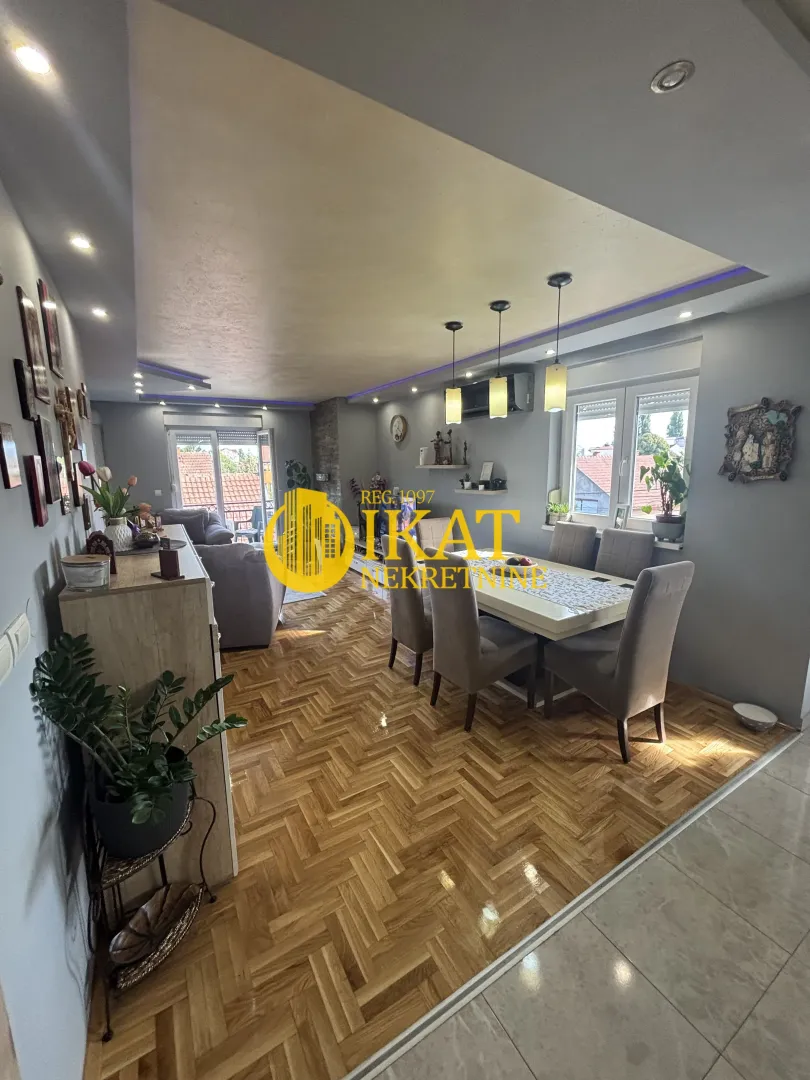 Prodaja, četvorosoban stan, 101m², Batajnica, Beograd