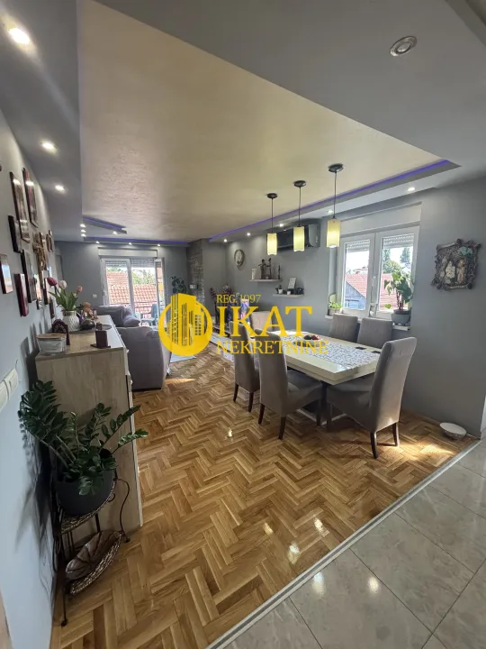 Prodaja, četvorosoban stan, 101m², Batajnica, Beograd