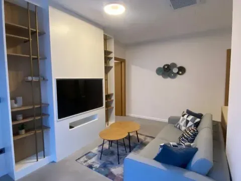 Izdavanje, stan, 55m², Tivat, Crna Gora - image 1