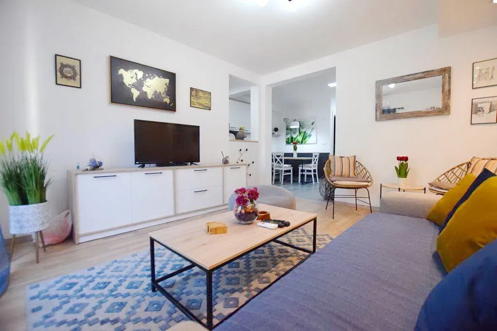 Prodaja, jednosoban stan, 46m², Centar, Tivat