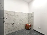 Izdavanje, poslovni prostor, 77m², Centar, Podgorica - image 10