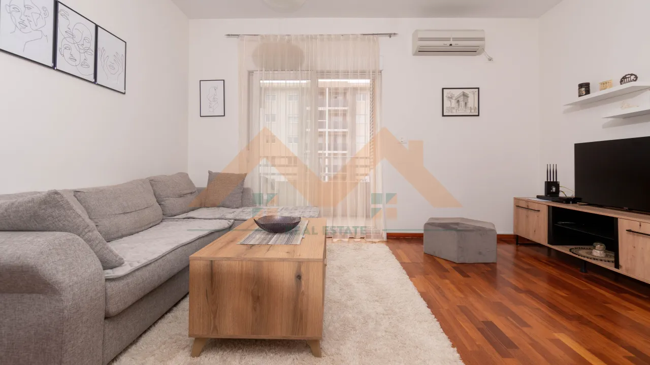 Izdavanje, jednosoban stan, 50m², City Kvart, Podgorica