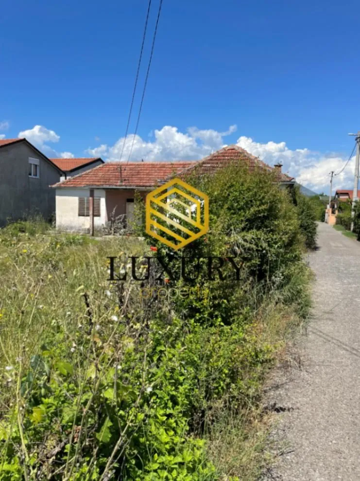 Prodaja, plac, 880m², Tološi, Podgorica