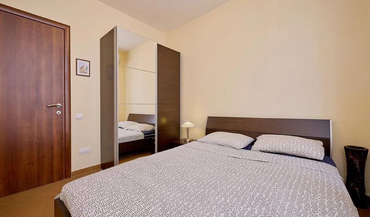 Prodaja, dvosoban stan, 88m², Lazi, Budva