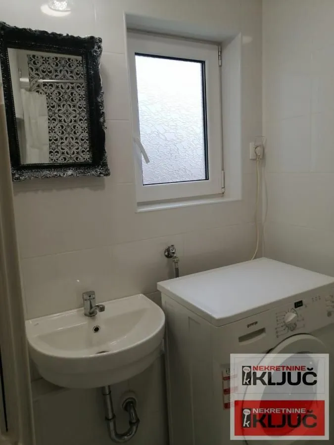 Prodaja, jednosoban stan, 37m², Centar, Novi Sad