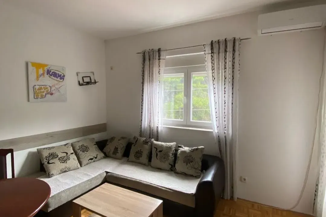 Rent, two bedroom apartment, 50m², Lazi, Budva