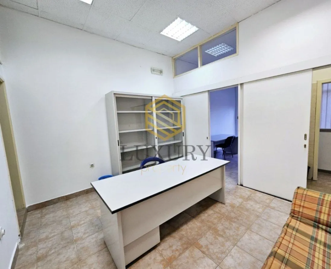 Rent, office space, 120m², City Kvart, Podgorica