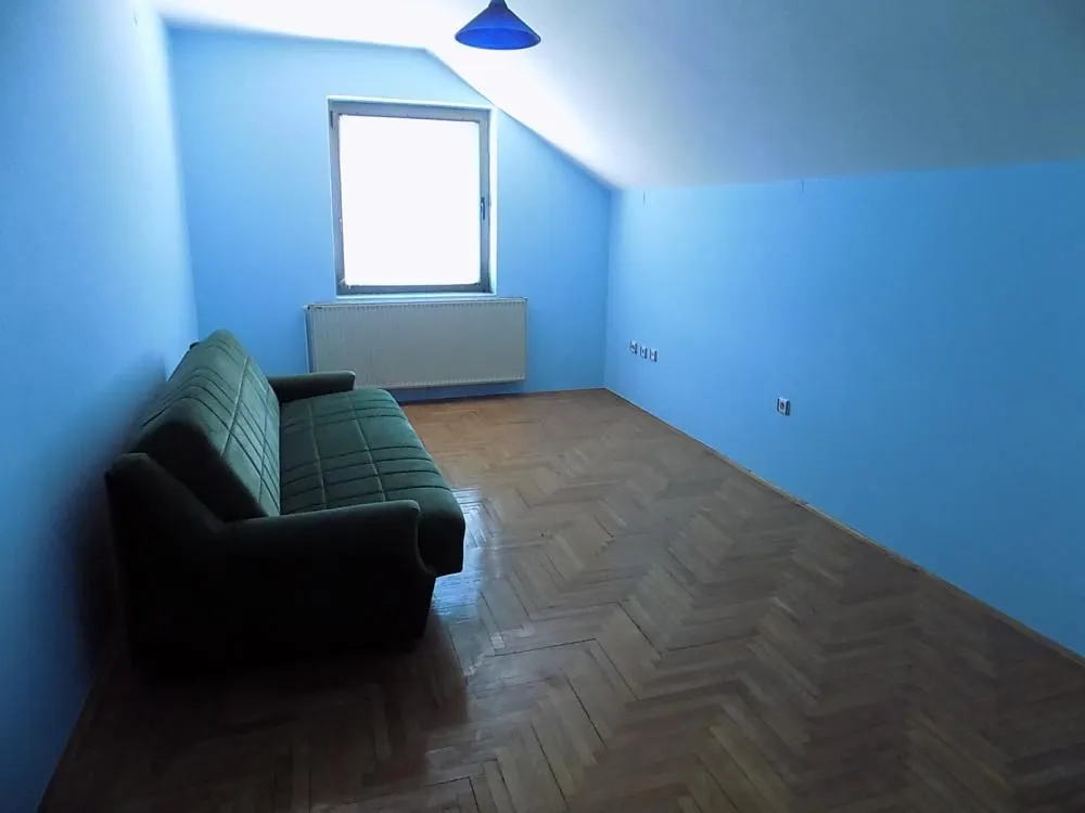 Rent, office space, 2000m², 7. juli, Paraćin