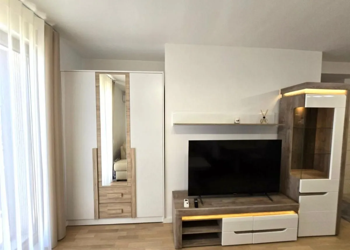 Rent, one bedroom apartment, 50m², Centar, Tivat