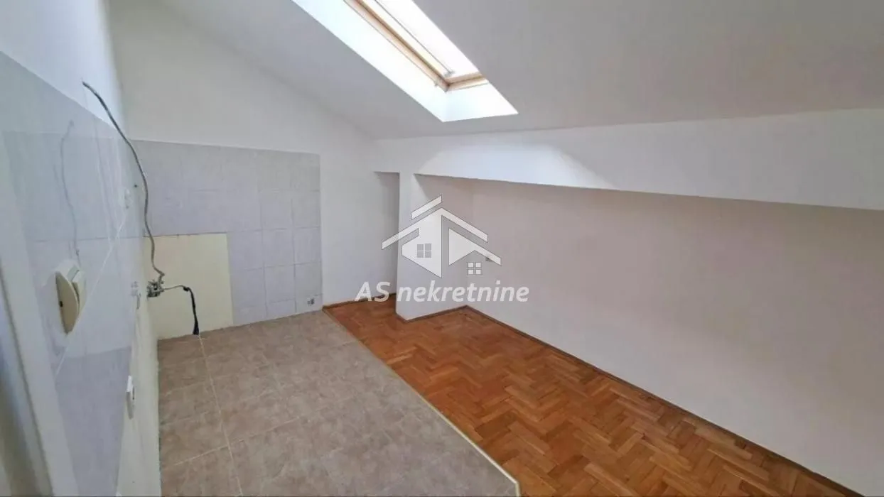 Prodaja, dvosoban stan, 50m², Žarkovo, Beograd