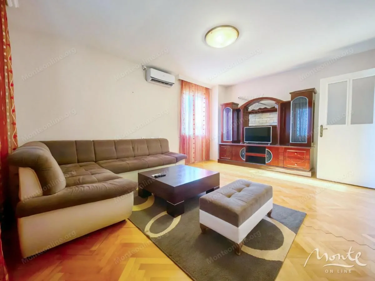 Prodaja, kuća, 180m², Tološi, Podgorica