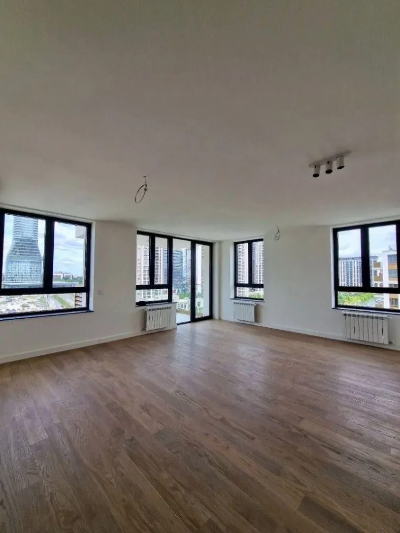 Izdavanje, četvorosoban stan, 121m², Beograd Na Vodi, Beograd