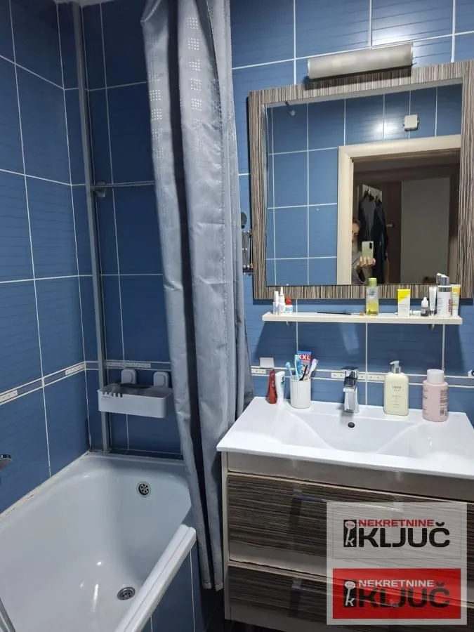 Prodaja, trosoban stan, 77m², Podbara, Novi Sad Sve Podlokacije