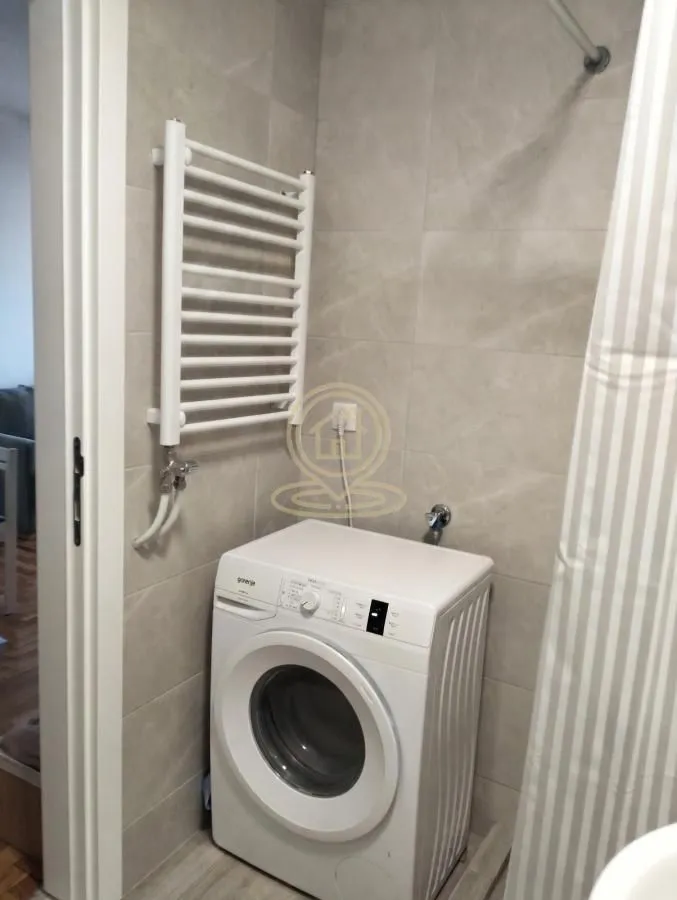 Prodaja, dvosoban stan, 41m², Adamovićevo Naselje, Novi Sad Sve Podlokacije