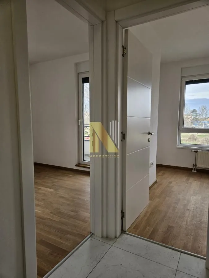 Prodaja, četvorosoban stan, 87m², Bulevar patrijarha Pavla, Novi Sad Sve Podlokacije