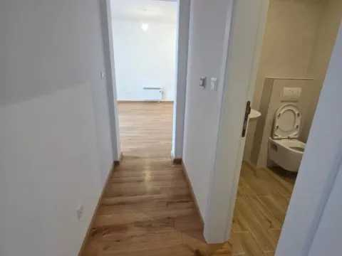 Prodaja, dvosoban stan, 59m², Centar, Kolašin - image 11