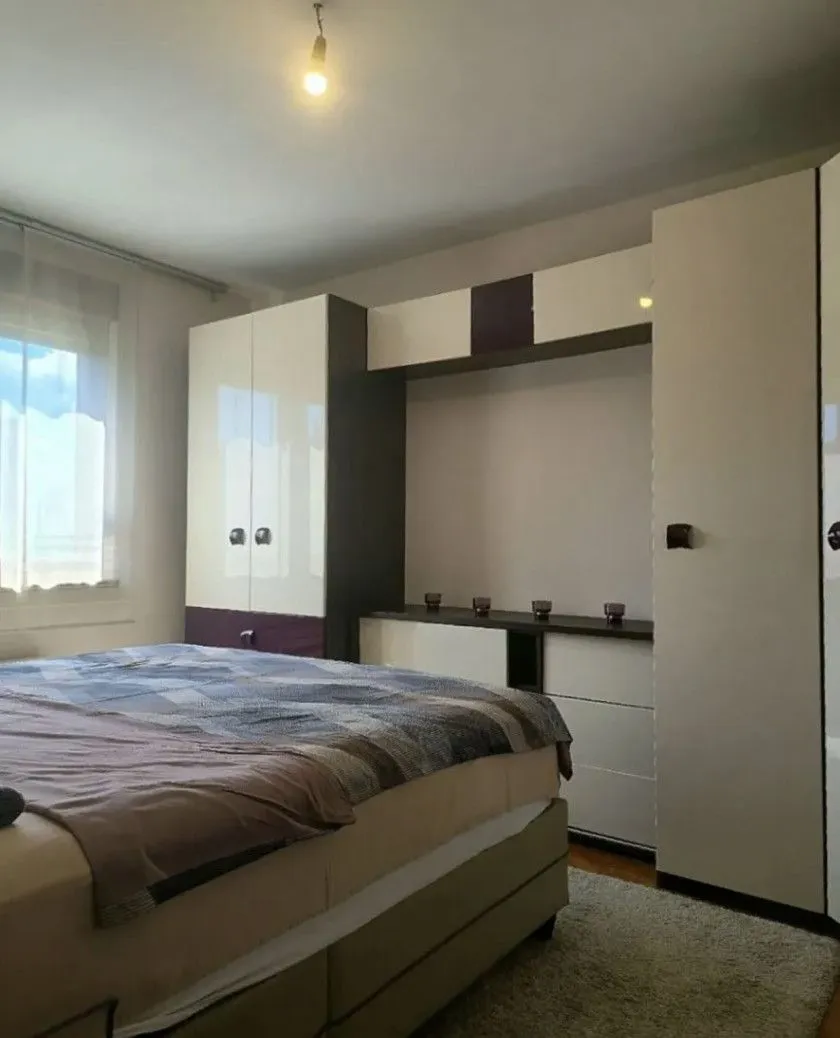 Rent, four bedroom apartment, 82m², Blok 6, Podgorica