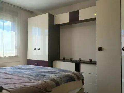 Izdavanje, četvorosoban stan, 82m², Blok 6, Podgorica - image 6