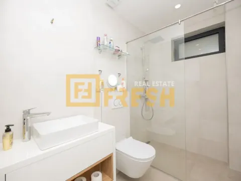 Izdavanje, kuća, 214m², Stara Varoš, Podgorica - image 11