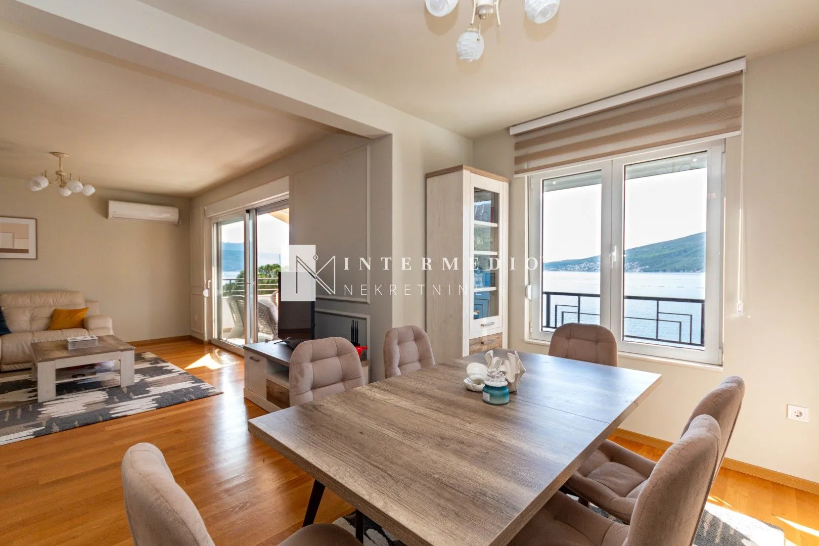 Prodaja, dvosoban stan, 91m², Đenovići, Herceg Novi