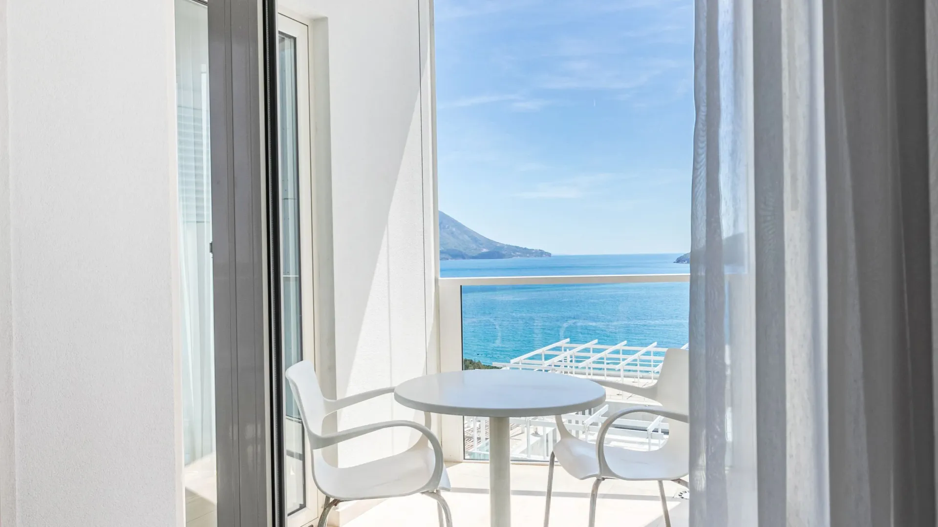 Rent, one bedroom apartment, 77m², Tre Canne, Budva