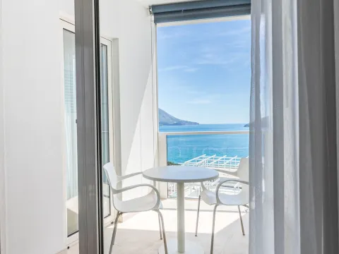 Izdavanje, jednosoban stan, 77m², Tre Canne, Budva - image 9