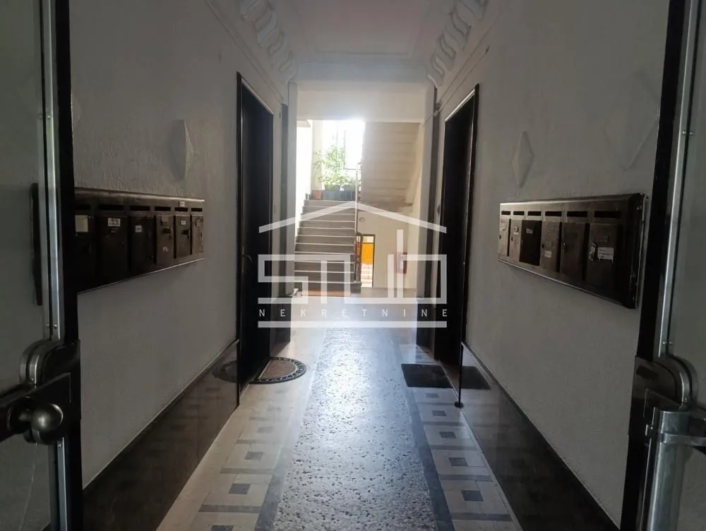 Sale, two bedroom apartment, 77m², Stari Grad, Beograd