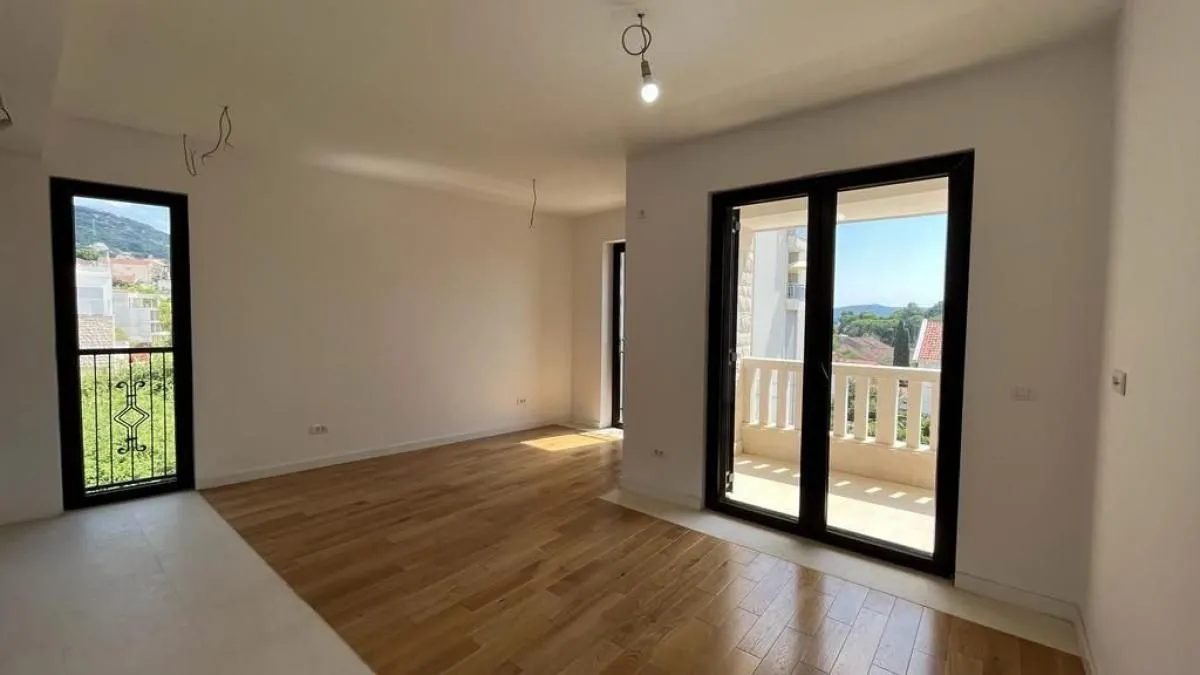 Prodaja, jednosoban stan, 46m², Tivat, Crna Gora