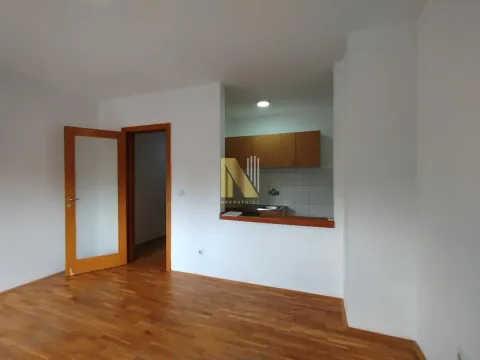 Prodaja, jednosoban stan, 32m², Rotkvarija, Novi Sad Sve Podlokacije