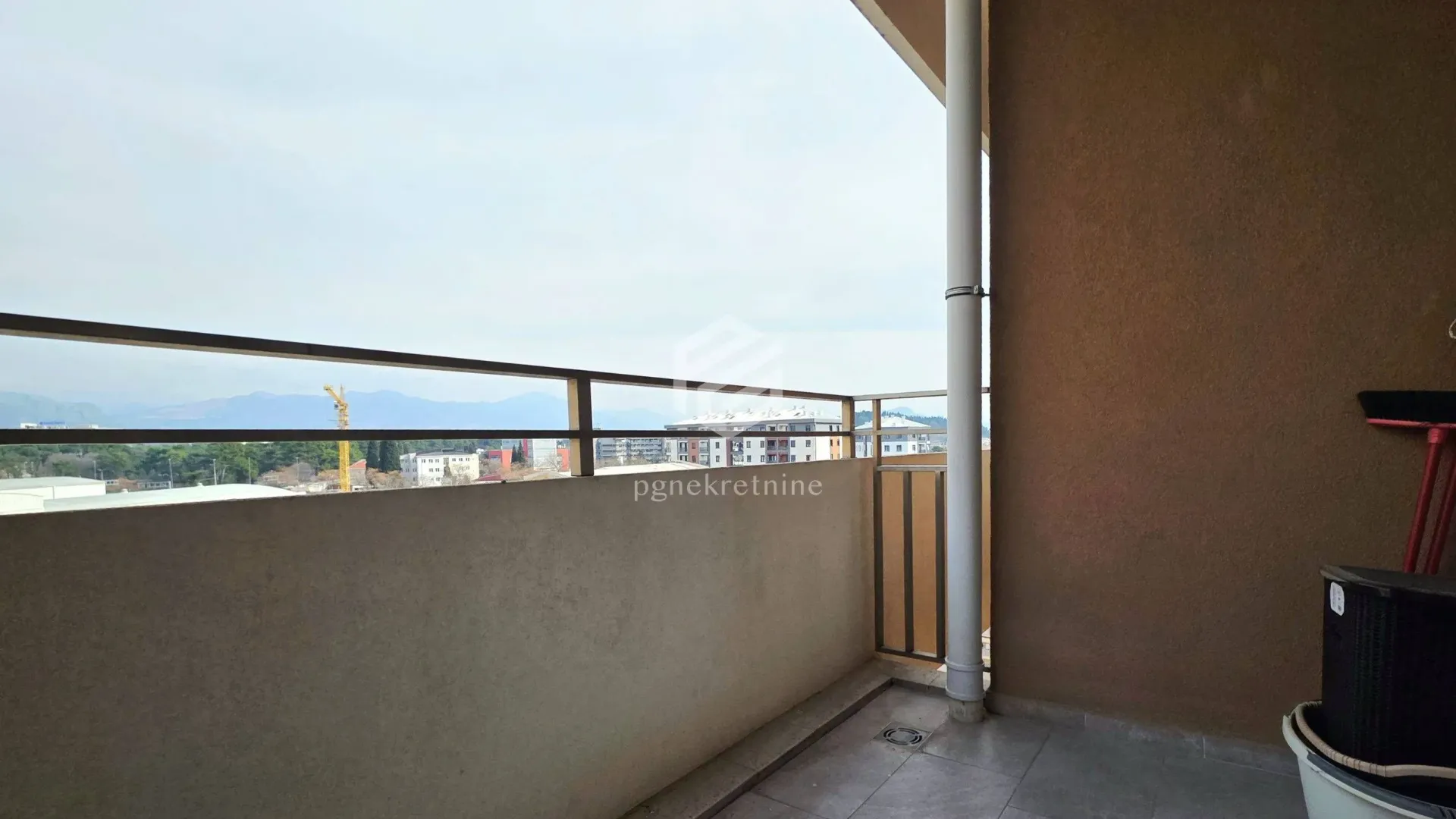 Izdavanje, dvosoban stan, 71m², Central Point, Podgorica