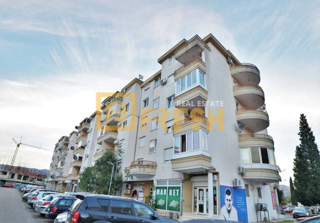 Izdavanje, dvosoban stan, 52m², Zagorič, Podgorica