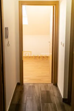 Prodaja, jednosoban stan, 52m², Stari Aerodrom, Podgorica - image 7