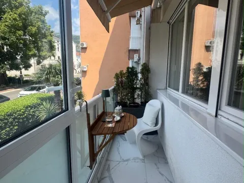 Izdavanje, jednosoban stan, 42m², Centar, Tivat - image 11