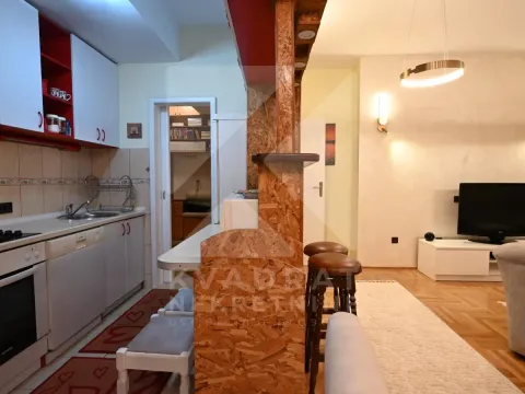 Izdavanje, dvosoban stan, 76m², Centar, Podgorica - image 4