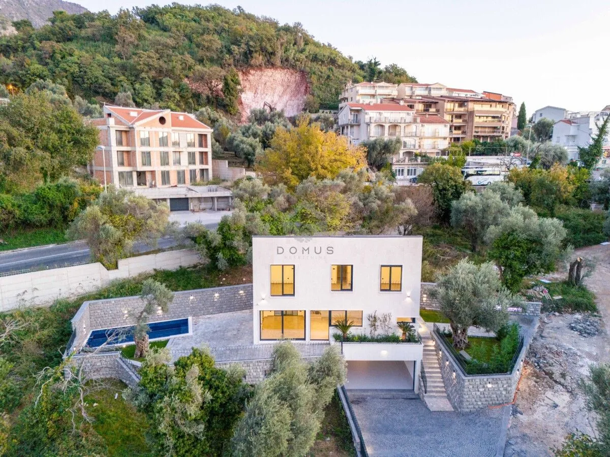 Sale, house, 240m², Kamenovo, Budva