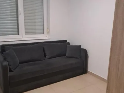 Izdavanje, trosoban stan, 50m², Podbara, Novi Sad Sve Podlokacije - image 6