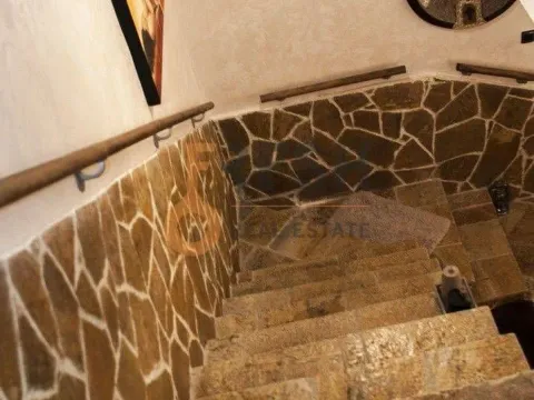 Sale, house, 400m², Ostalo, Podgorica - image 15