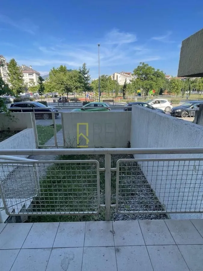 Prodaja, dvosoban stan, 65m², Stari Aerodrom, Podgorica