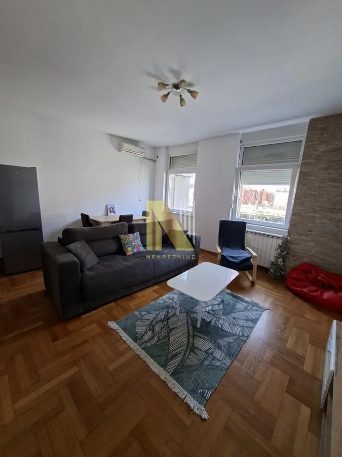 Izdavanje, dvosoban stan, 52m², Socijalno, Novi Sad Sve Podlokacije