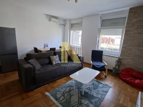 Izdavanje, dvosoban stan, 52m², Socijalno, Novi Sad Sve Podlokacije - image 1