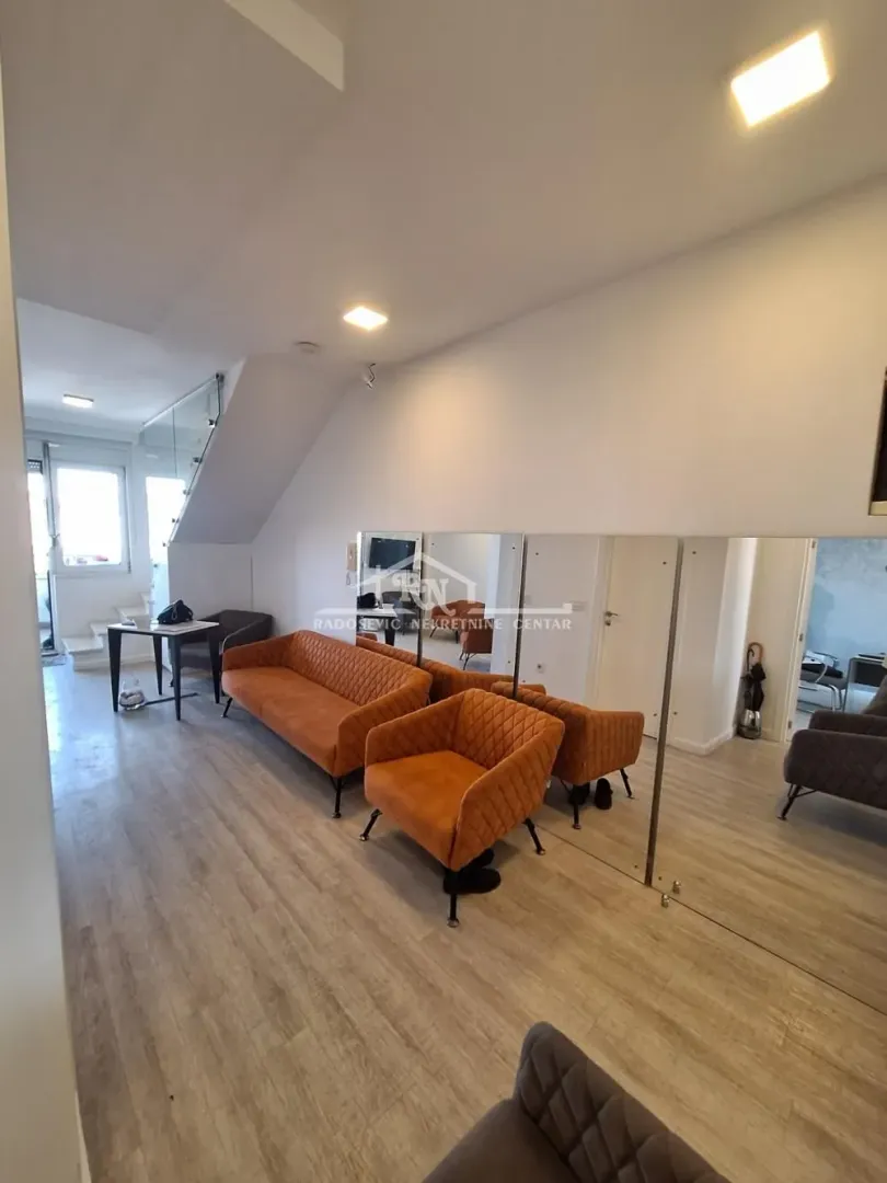 Prodaja, četvorosoban stan, 118m², Đeram Pijaca, Beograd