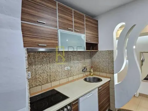 Izdavanje, dvosoban stan, 68m², Stari Aerodrom, Podgorica - image 2