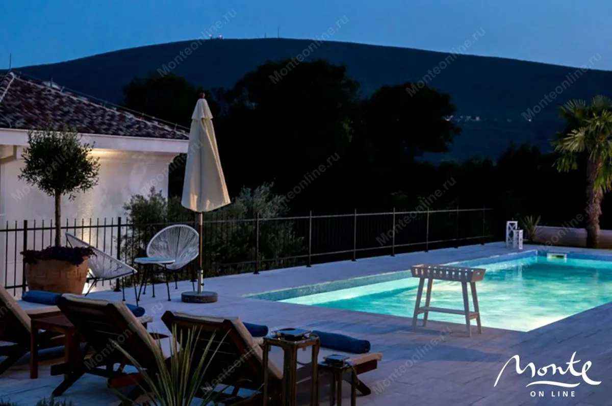 Prodaja, kuća, 350m², Herceg Novi, Crna Gora