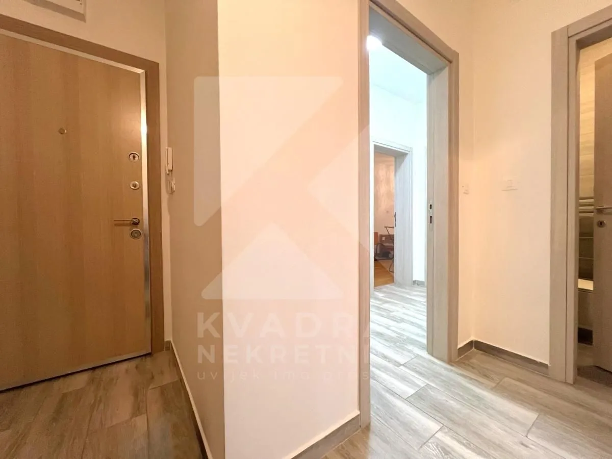 Izdavanje, dvosoban stan, 80m², Stari Aerodrom, Podgorica
