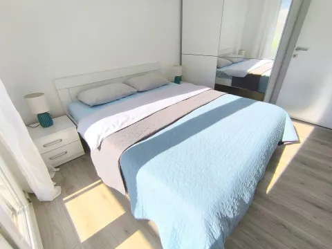 Rent, one bedroom apartment, 90m², Lazi, Budva - image 13
