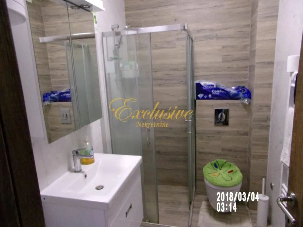 Prodaja, trosoban stan, 61m², Ledine, Beograd