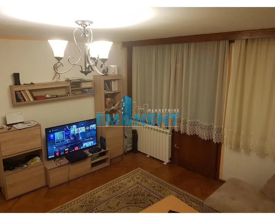 Izdavanje, trosoban stan, 75m², Čubura, Beograd